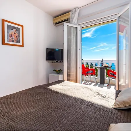 Amazing View And Dragan *